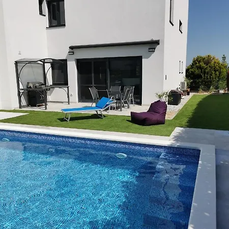 Volme Pool Apartment