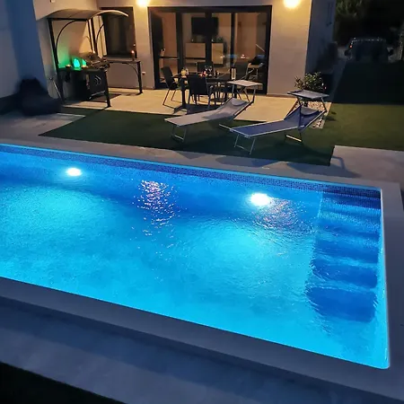 Apartment Volme Pool Banjole