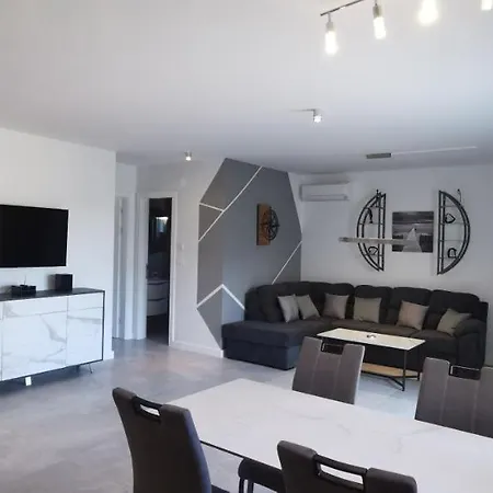 Volme Pool Apartment *